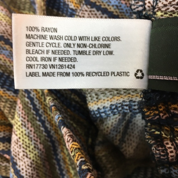 Striped Sleeveless Deep V-Neck Halter Jumpsuit - Picture 7 of 7